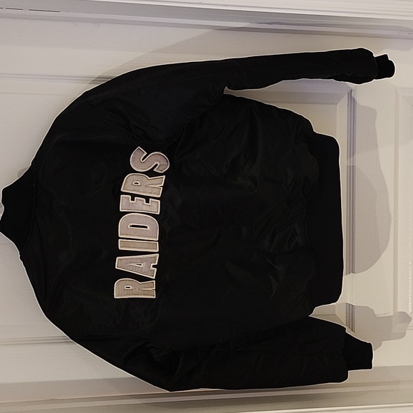 Raiders bomber - Picture 2 of 10